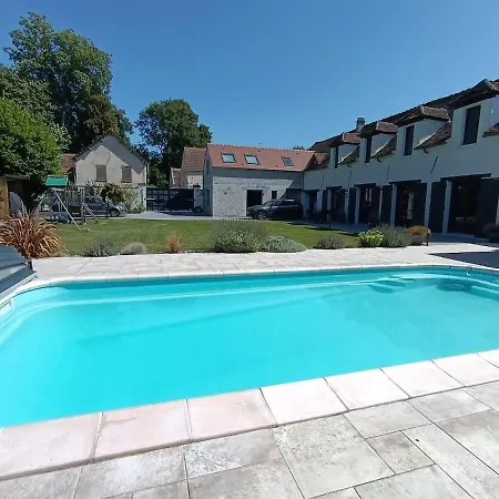 Feriehus A Setting 15 Min From And 40 Min From Paris Lesches