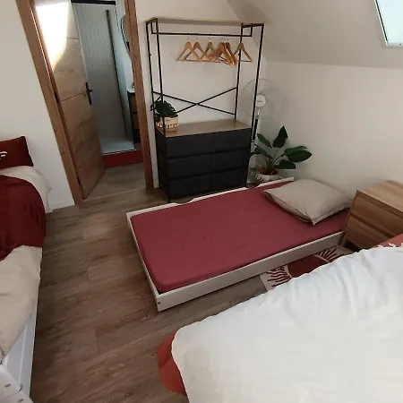 A Setting 15 Min From And 40 Min From Paris