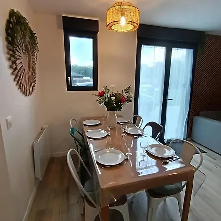 A Setting 15 Min From And 40 Min From Paris Lesches